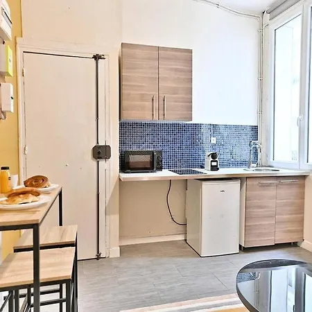 Convivial Montparnasse - Iii